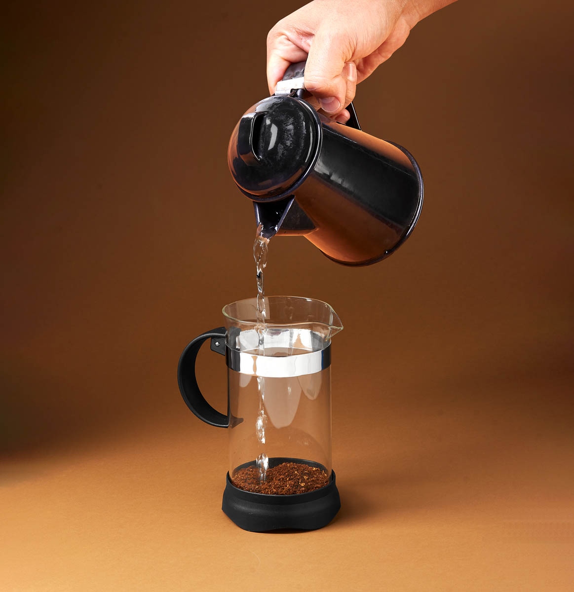 Cafetera francesa para preparar una taza de café