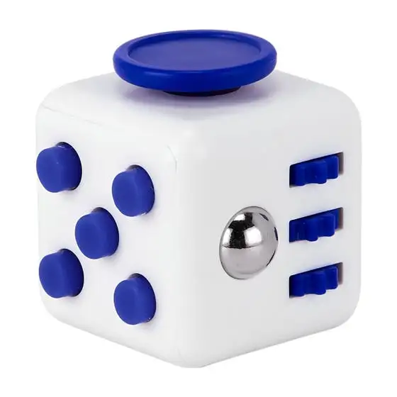 Fidget cube para escritorio.