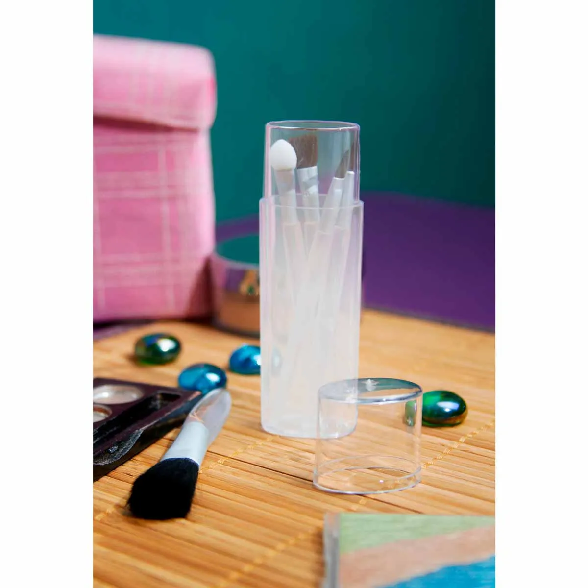 Set compacto de brochas de maquillaje personalizado.