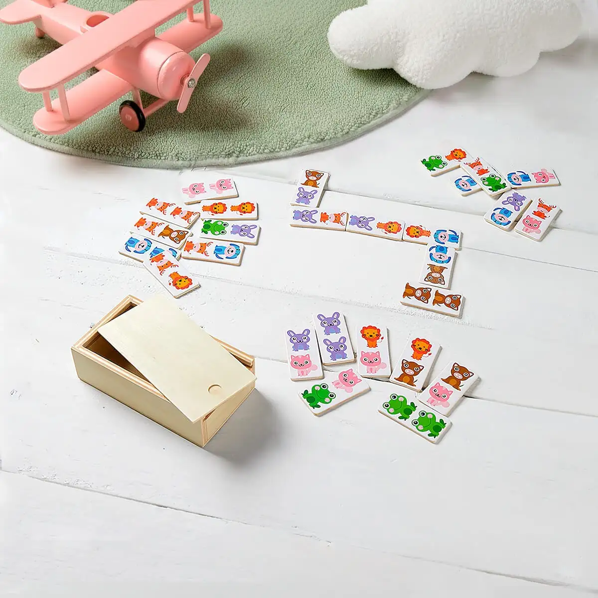 Dominó infantil para actividades escolares.