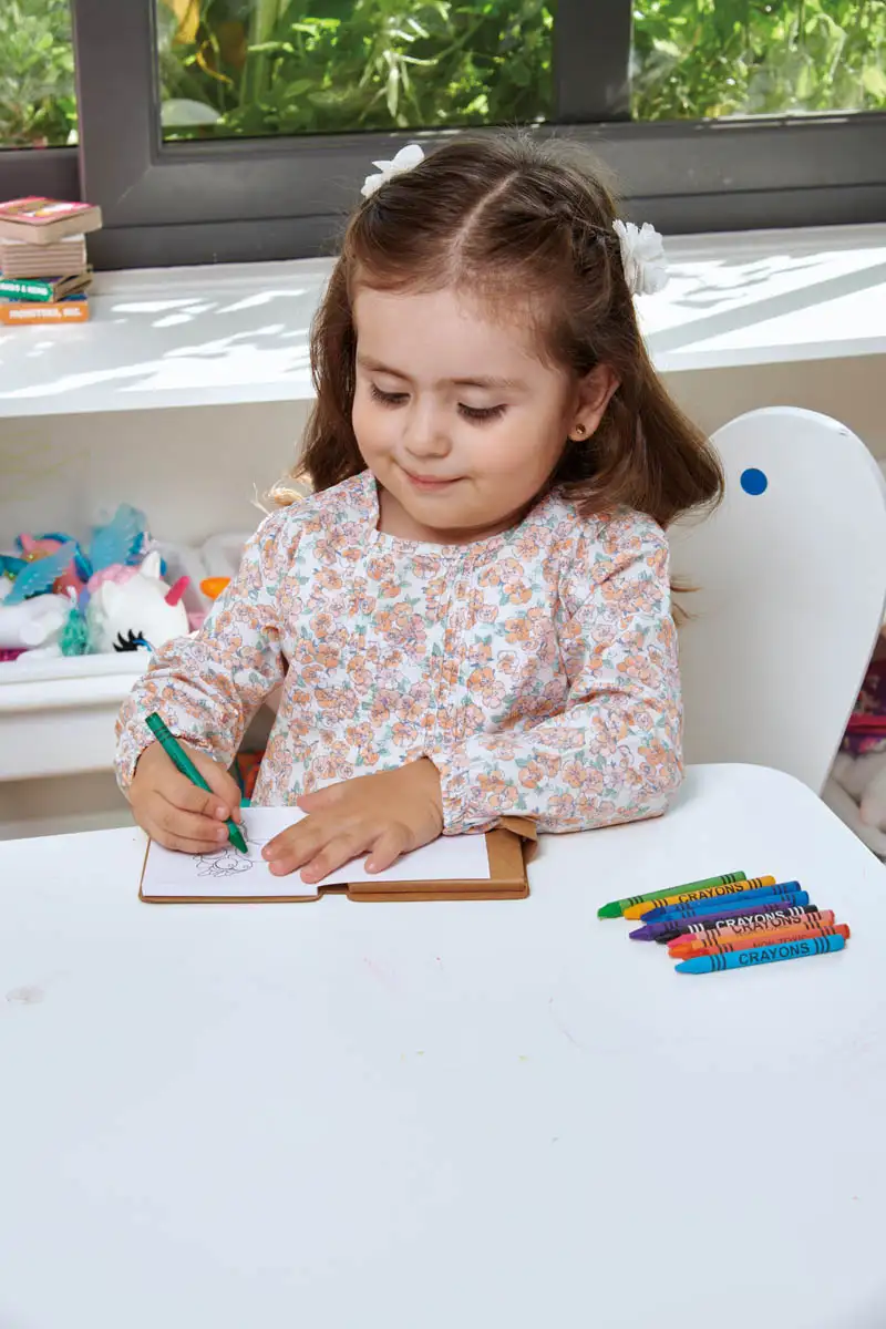 Libreta para colorear con dibujos de animales.