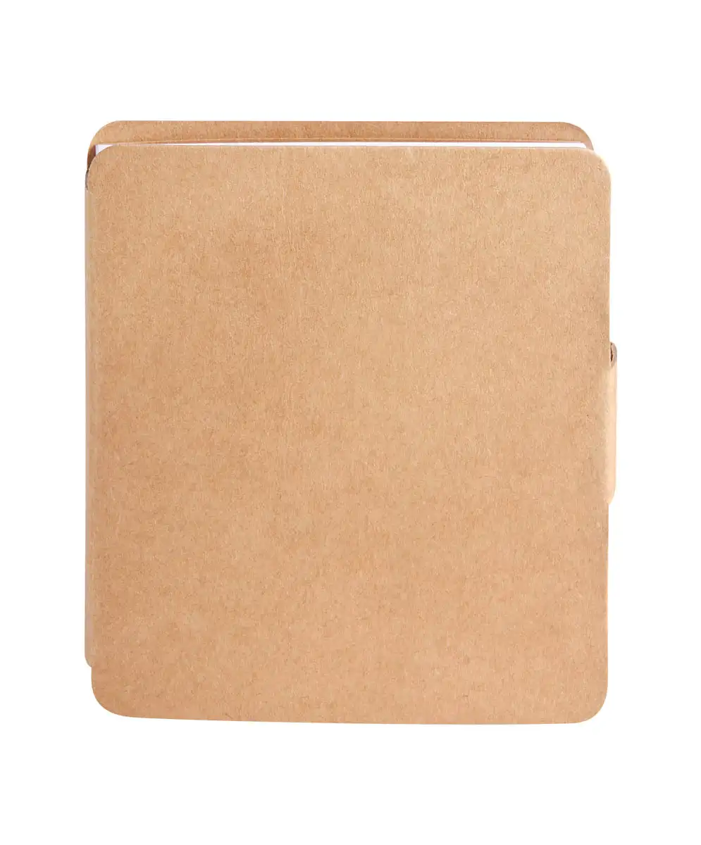Libreta escolar con crayones incluidos.