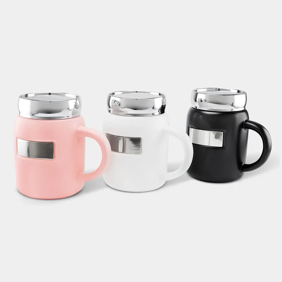 Taza ILMA 16 oz con placa metálica personalizada.